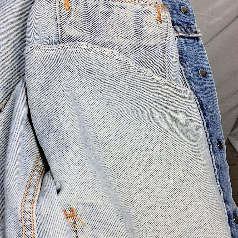 Amazing Levi's #77598 Women's Small Vintage Denim Truckers VBack Boxy Cut Jacket - Picture 12 of 16